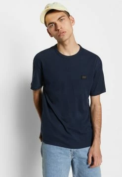 Jack & Jones JCOCLASSIC WAFFLE BADGE TEE SS NOOS - Basic T-shirt - Navy -Jack & Jones Shop 015101222fba4c449842fd3946e8bacc