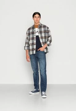 Jack & Jones JJELOGO BLOCKING TEE - Print T-shirt - Rubber 6 Jack & Jones JJELOGO BLOCKING TEE - Print T-shirt - Rubber -Jack & Jones Shop 04f3e28fba5648b4992031a134606536