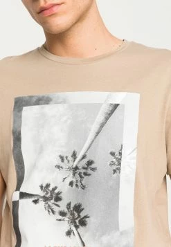 Jack & Jones JJBILLBOARDTEE - Print T-shirt - Crockery -Jack & Jones Shop 09551dc84d0442ada116ba065fe1ba16