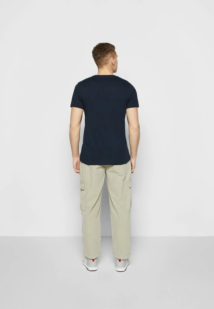 Jack & Jones JCOBOOSTER TEE SS CREW NECK JULY - Print T-shirt - Navy Blazer 4 Jack & Jones JCOBOOSTER TEE SS CREW NECK JULY - Print T-shirt - Navy Blazer - Image 4