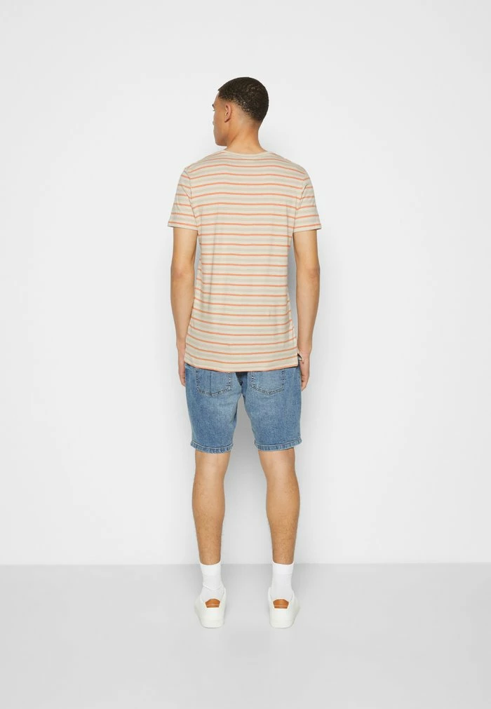 Jack & Jones JCOTREK STRIPE TEE CREW NECK - Print T-shirt - Moonbeam 4 Jack & Jones JCOTREK STRIPE TEE CREW NECK - Print T-shirt - Moonbeam - Image 4