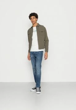 Jack & Jones JORBOOSTER TEE CREW NECK - Print T-shirt - Cloud Dancer -Jack & Jones Shop 0eecd3f94ab745babb92b0987a199c8a