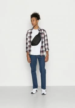 Jack & Jones JJPLAIN LOGAN - Shirt - Whisper White -Jack & Jones Shop 13f7db4e552b4137a6410f1c051aa32b