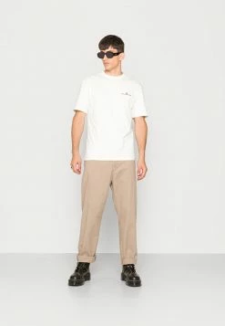 Alternative view of Jack & Jones EDDY TEE SS CREW NECK - Print T-shirt - Egret