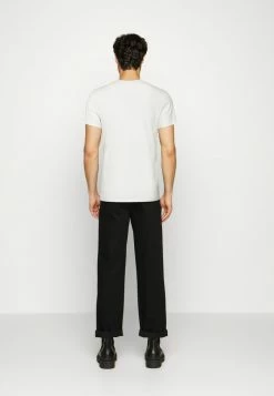 Jack & Jones JORVALENTINES TEE CREW NECK - Print T-shirt - Cloud Dancer -Jack & Jones Shop 1a9ea1e4f103407299df411e45cc133a