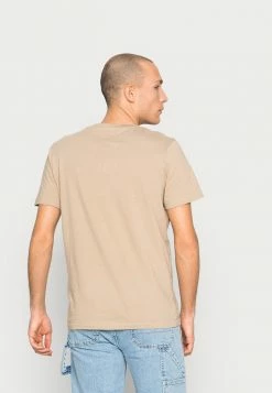 Jack & Jones JJBILLBOARDTEE - Print T-shirt - Crockery -Jack & Jones Shop 1db3b3ee0ab943a59cab9ccc2a271830