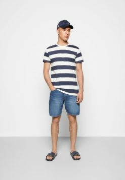 Alternative view of Jack & Jones JJNOA TEE CREW NECK - Print T-shirt - Cloud Dancer/navy Blazer