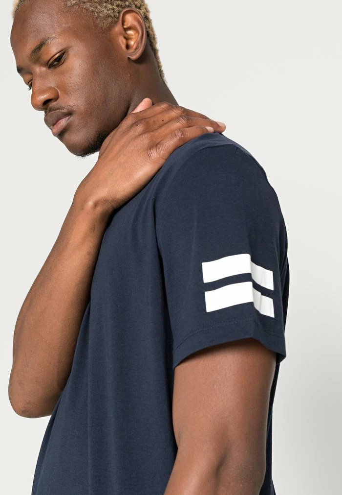 Jack & Jones JCOBORO CREW NECK SLIM FIT - Print T-shirt - Navy Blazer 5 Jack & Jones JCOBORO CREW NECK SLIM FIT - Print T-shirt - Navy Blazer - Image 5