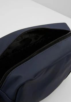Jack & Jones JACPETE TOILETRY BAG - Wash Bag - Navy Blazer -Jack & Jones Shop 30390e68cb604ccdab5f8736b8ecd0b5