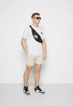 Jack & Jones JCOCLASSIC WAFFLE BADGE TEE SS NOOS - Basic T-shirt - White 8 Jack & Jones JCOCLASSIC WAFFLE BADGE TEE SS NOOS - Basic T-shirt - White -Jack & Jones Shop 3551d970a79e4da98e82d2aaaad544e9