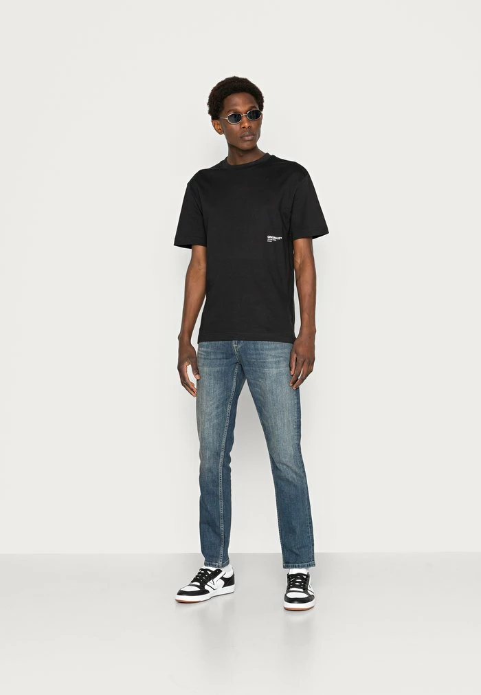 Jack & Jones JORCLEAN TEE CREW NECK UNISEX - Print T-shirt - Black 2 Jack & Jones JORCLEAN TEE CREW NECK UNISEX - Print T-shirt - Black - Image 2