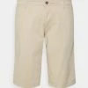 Jack & Jones JJIBOWIE JJSHORTS SOLID - Shorts - Oxford Tan