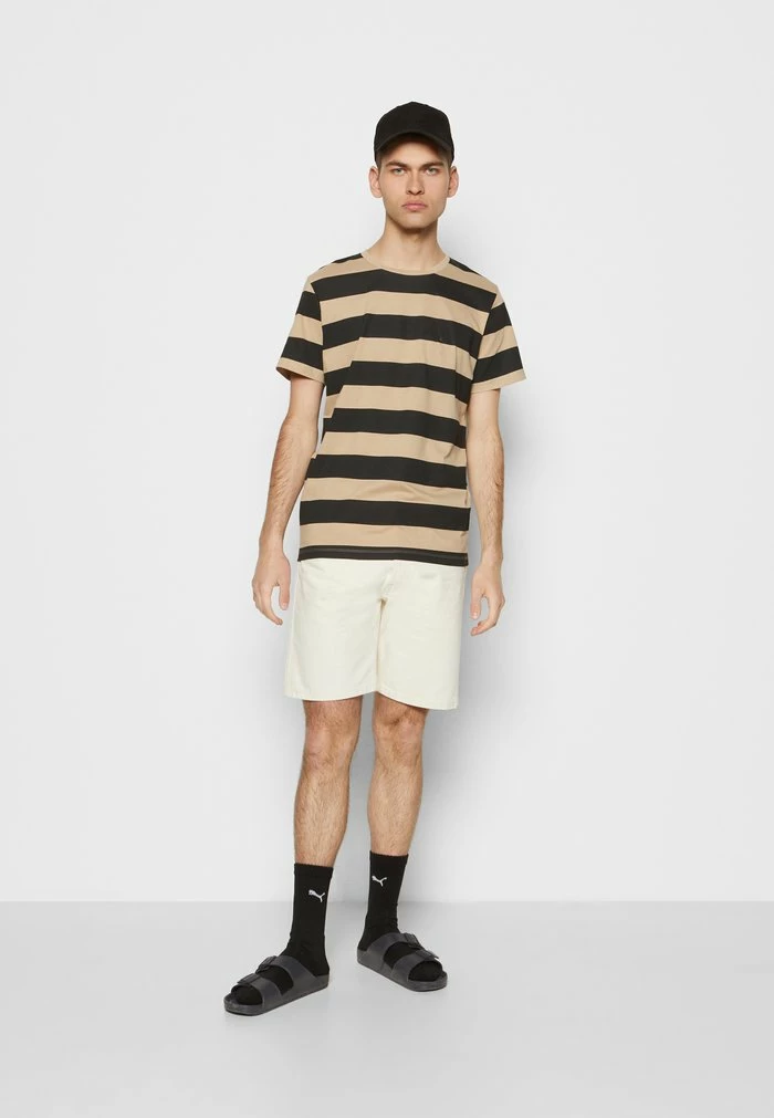 Jack & Jones JJNOA TEE CREW NECK - Print T-shirt - Crockery/black 2 Jack & Jones JJNOA TEE CREW NECK - Print T-shirt - Crockery/black - Image 2
