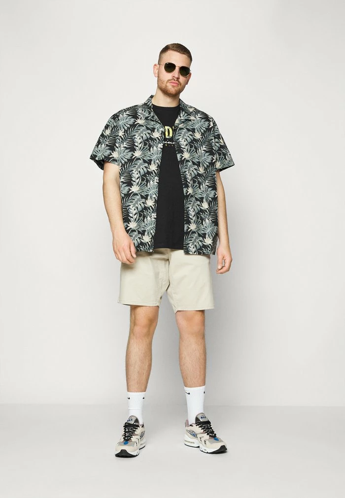 Jack & Jones JJCOASTAL RESORT FLORAL - Shirt - Black 2 Jack & Jones JJCOASTAL RESORT FLORAL - Shirt - Black - Image 2