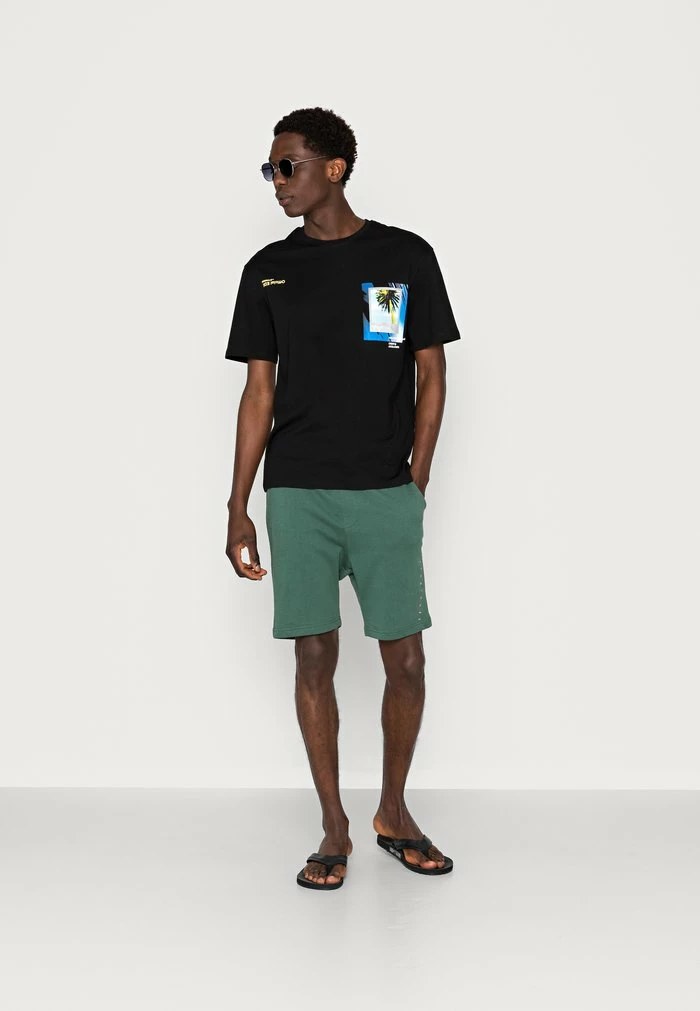 Jack & Jones HOLLYWOOD VIBE TEE CREW NECK - Print T-shirt - Black 2 Jack & Jones HOLLYWOOD VIBE TEE CREW NECK - Print T-shirt - Black - Image 2