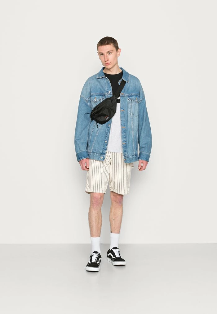 Jack & Jones JORCORP BLOCK TEE CREW NECK - Print T-shirt - Tap Shoe 2 Jack & Jones JORCORP BLOCK TEE CREW NECK - Print T-shirt - Tap Shoe - Image 2