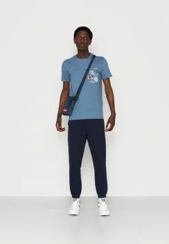 Alternative view of Jack & Jones JORVENICE POCKET TEE CREW NECK - Print T-shirt - Bluefin