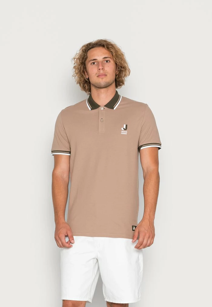 Jack & Jones JCOLOGAN - Polo Shirt - Dune 1 Jack & Jones JCOLOGAN - Polo Shirt - Dune