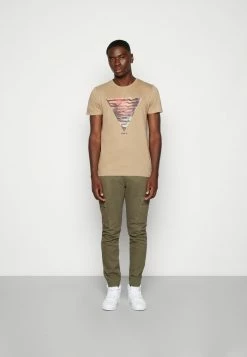 Alternative view of Jack & Jones JCOTOM TEE CREWNECK UNISEX - Print T-shirt - Dune