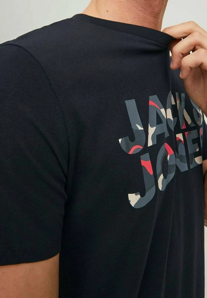 Jack & Jones Print T-shirt - Black 4 Jack & Jones Print T-shirt - Black - Image 4