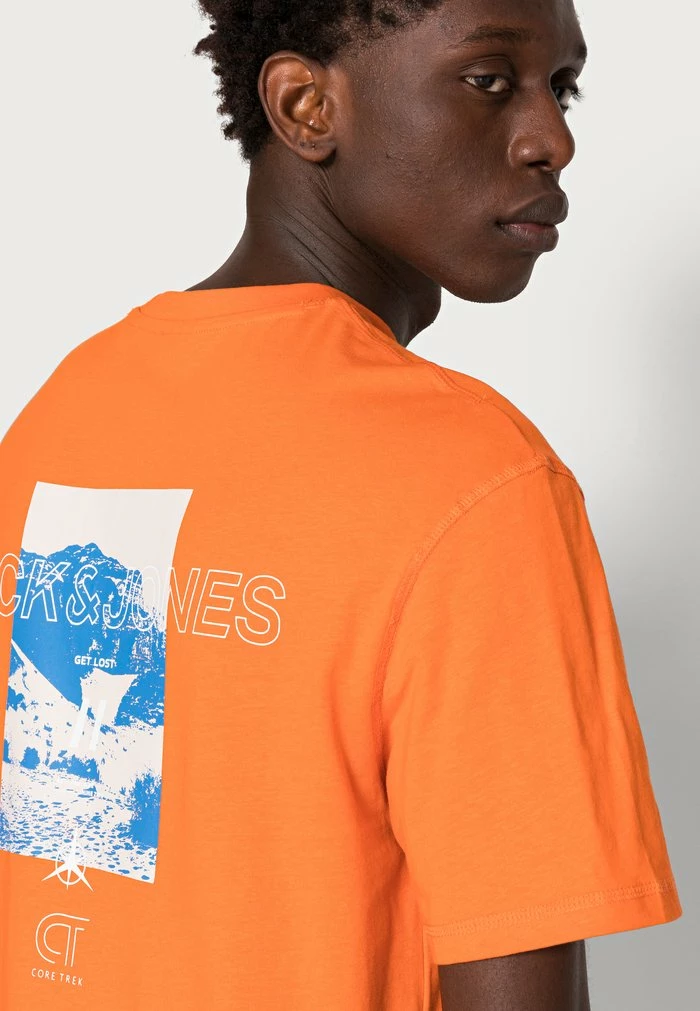 Jack & Jones DESERT TREK TEE CREW NECK - Print T-shirt - Mandarin Orange 5 Jack & Jones DESERT TREK TEE CREW NECK - Print T-shirt - Mandarin Orange - Image 5
