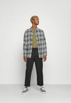 Jack & Jones JORBRINK TEE CREW NECK - Basic T-shirt - Martini Olive 6 Jack & Jones JORBRINK TEE CREW NECK - Basic T-shirt - Martini Olive -Jack & Jones Shop 61c2c31abc7b46d4968b02d2e794ea72