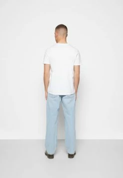 Jack & Jones JCOBOOSTER TEE SS CREW NECK JULY - Print T-shirt - White -Jack & Jones Shop 62b480e5307e4da9b09967bce1865d1e