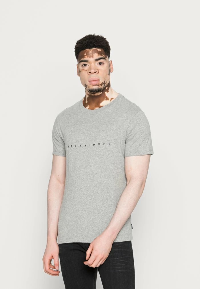 Jack & Jones JJFONT - Print T-shirt - Light Grey Melange 1 Jack & Jones JJFONT - Print T-shirt - Light Grey Melange