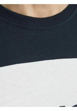 Jack & Jones JJELOGO BLOCKING TEE - Print T-shirt - Navy Blazer 11 Jack & Jones JJELOGO BLOCKING TEE - Print T-shirt - Navy Blazer -Jack & Jones Shop 69c54e395c2643d7a632e3305c5aa671