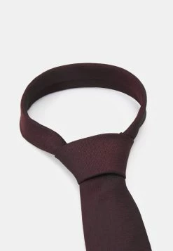 Jack & Jones JACFRED TIE GIFTBOX UNISEX SET - Tie - Port Royale -Jack & Jones Shop 6c6541eec8194e81a4ec45322f3a26b3