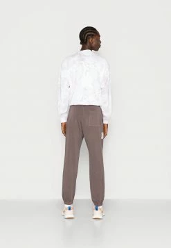 Jack & Jones JPSTKANE JJWASH PANTS - Tracksuit Bottoms - Seal Brown 7 Jack & Jones JPSTKANE JJWASH PANTS - Tracksuit Bottoms - Seal Brown -Jack & Jones Shop 6ee259699be24771872316e404b26657