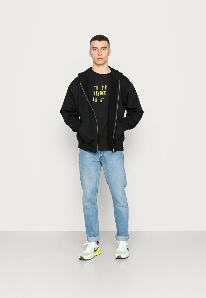 Jack & Jones JORANSWER TEE CREW NECK UNISEX - Print T-shirt - Black 2 Jack & Jones JORANSWER TEE CREW NECK UNISEX - Print T-shirt - Black - Image 2