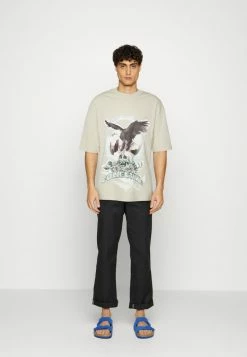 Jack & Jones JORRUSHSKULL TEE CREW NECK UNISEX - Print T-shirt - Moonbeam -Jack & Jones Shop 748047e862f24be9832a7bff0961aa9c