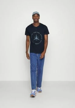 Jack & Jones JCOCLASSIC WAFFLE GRAPHIC TEE - Print T-shirt - Navy Blazer 6 Jack & Jones JCOCLASSIC WAFFLE GRAPHIC TEE - Print T-shirt - Navy Blazer -Jack & Jones Shop 779817407df64ccc8a263366b3947ef2