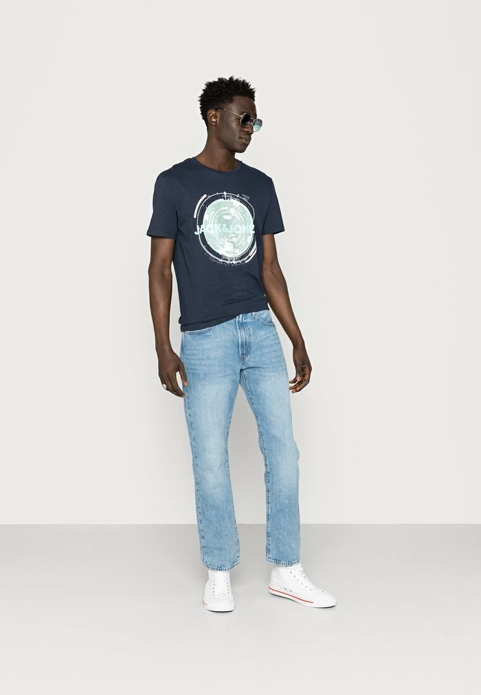 Jack & Jones JCOFILT TEE CREW NECK - Print T-shirt - Navy Blazer 2 Jack & Jones JCOFILT TEE CREW NECK - Print T-shirt - Navy Blazer - Image 2
