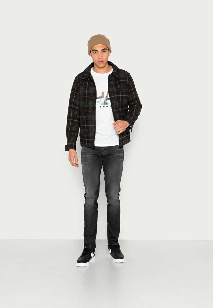 Jack & Jones JORBOOSTER TEE CREW NECK - Print T-shirt - White 2 Jack & Jones JORBOOSTER TEE CREW NECK - Print T-shirt - White - Image 2