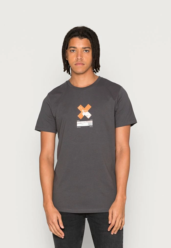 Jack & Jones JCOSCAAN TEE CREW NECK - Print T-shirt - Magnet 1 Jack & Jones JCOSCAAN TEE CREW NECK - Print T-shirt - Magnet