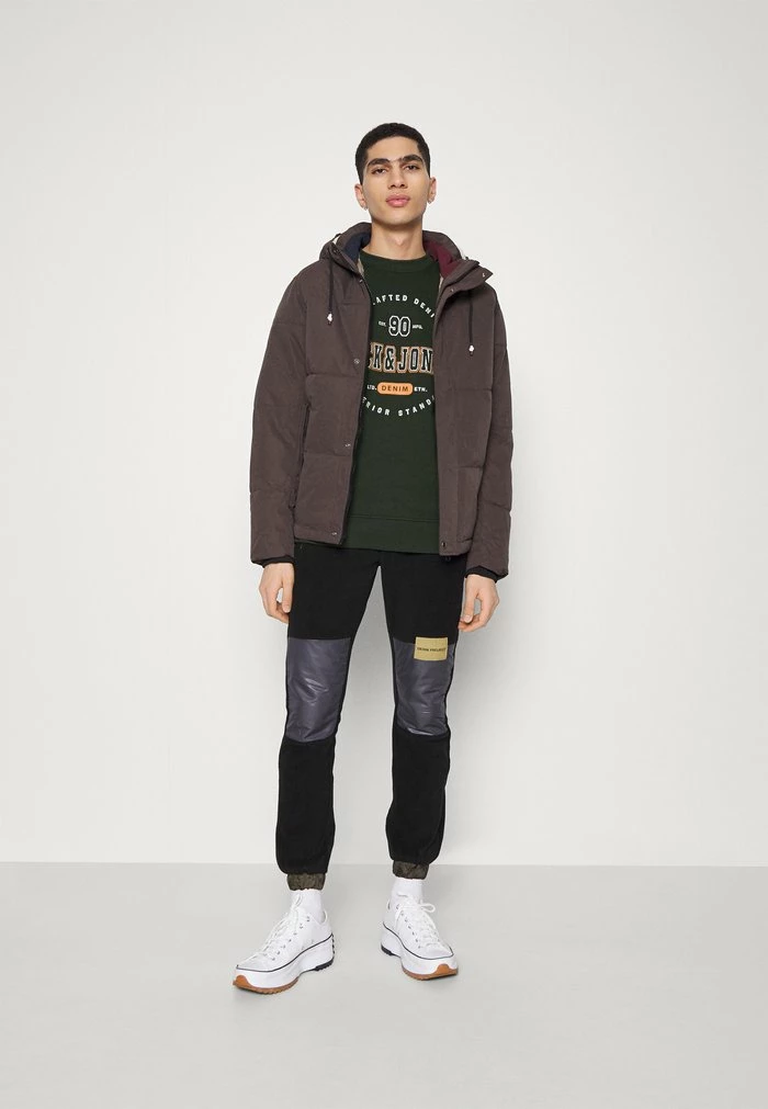 Jack & Jones JJSTAMP CREW NECK - Sweatshirt - Rosin 2 Jack & Jones JJSTAMP CREW NECK - Sweatshirt - Rosin - Image 2