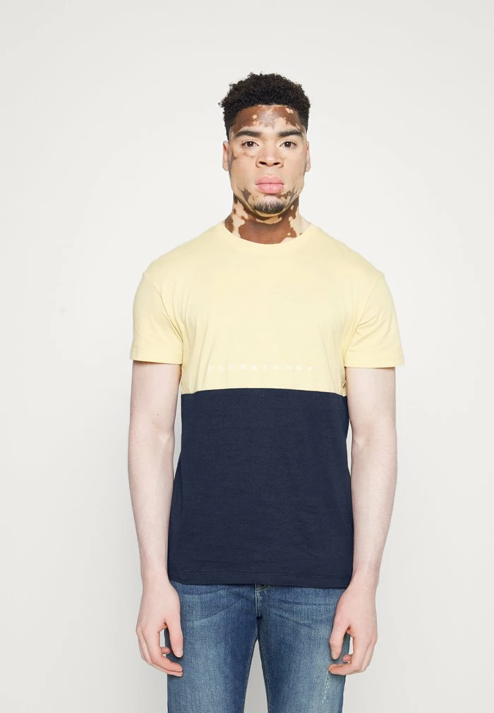 Jack & Jones JORCOPENHAGEN BLOCK TEE CREW NECK - Print T-shirt - Yellow 1 Jack & Jones JORCOPENHAGEN BLOCK TEE CREW NECK - Print T-shirt - Yellow