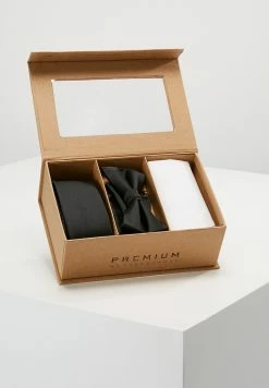Jack & Jones JACNECKTIE GIFT BOX SET - Pocket Square - Black -Jack & Jones Shop 8e967959e14d4469a0791f27fdc28b88