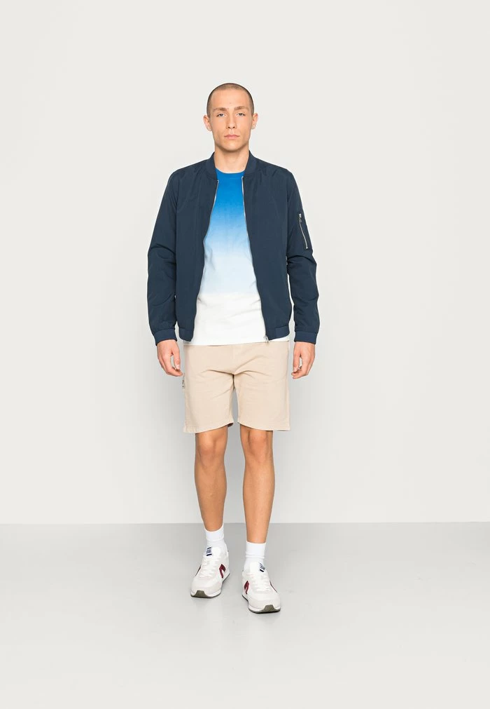 Jack & Jones JJTARIF TEE - Print T-shirt - Classic Blue 2 Jack & Jones JJTARIF TEE - Print T-shirt - Classic Blue - Image 2