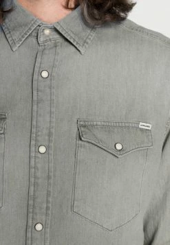 Jack & Jones JJESHERIDAN L/S NOOS - Shirt - Light Grey 9 Jack & Jones JJESHERIDAN L/S NOOS - Shirt - Light Grey -Jack & Jones Shop 9205f9c15e784810a09a8d972cb8e406