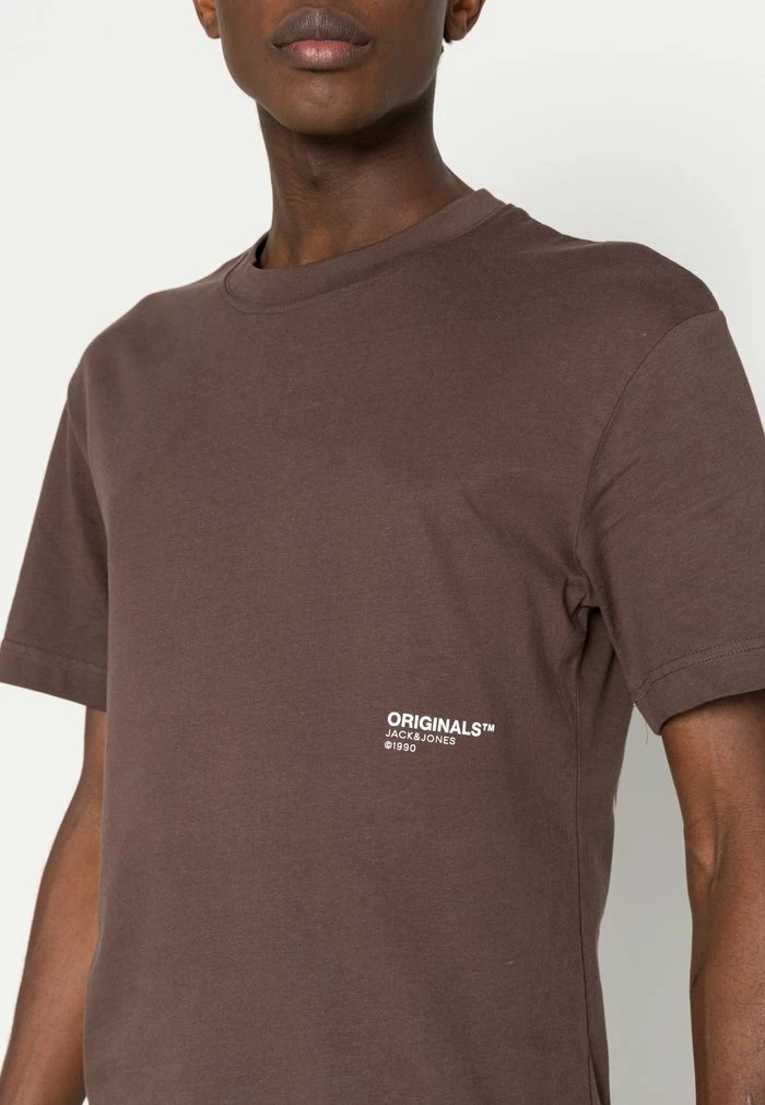 Jack & Jones JORCLEAN TEE CREW NECK UNISEX - Print T-shirt - Seal Brown 5 Jack & Jones JORCLEAN TEE CREW NECK UNISEX - Print T-shirt - Seal Brown - Image 5
