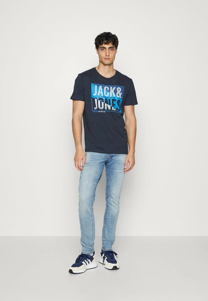 Jack & Jones JJSCOTT TEE CREW NECK - Print T-shirt - Navy Blazer 2 Jack & Jones JJSCOTT TEE CREW NECK - Print T-shirt - Navy Blazer - Image 2
