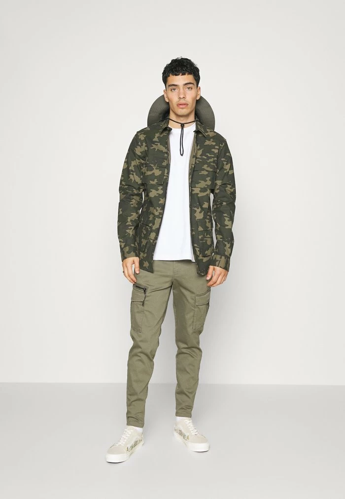 Jack & Jones JJIACE JJDEX TAPERED - Cargo Trousers - Dusty Olive 2 Jack & Jones JJIACE JJDEX TAPERED - Cargo Trousers - Dusty Olive - Image 2