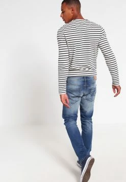 Jack & Jones Straight Leg Jeans - Blue Denim 8 Jack & Jones Straight Leg Jeans - Blue Denim -Jack & Jones Shop a0e1176e88164ee097d86710a5cd4823