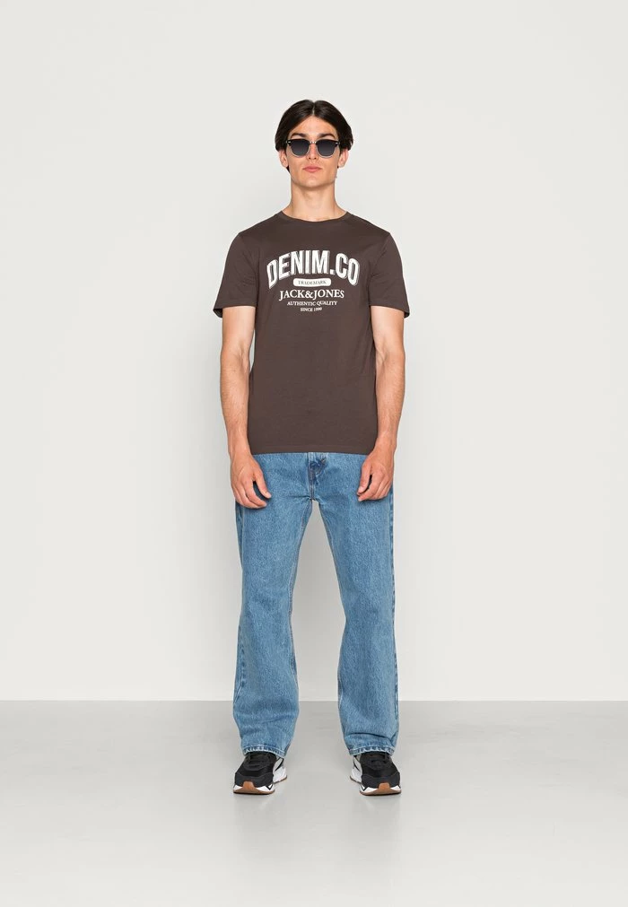 Jack & Jones JJEJEANS TEE O NECK - Print T-shirt - Mulch 2 Jack & Jones JJEJEANS TEE O NECK - Print T-shirt - Mulch - Image 2