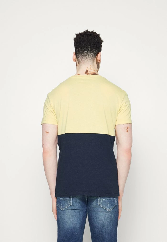 Jack & Jones JORCOPENHAGEN BLOCK TEE CREW NECK - Print T-shirt - Yellow 3 Jack & Jones JORCOPENHAGEN BLOCK TEE CREW NECK - Print T-shirt - Yellow - Image 3