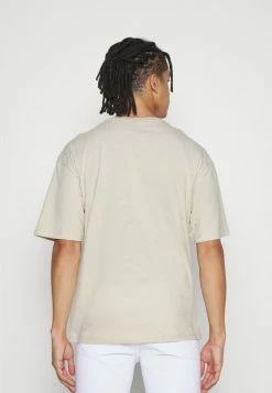 Jack & Jones JORDALLAS TEE CREW NECK UNISEX - Print T-shirt - Oatmeal 8 Jack & Jones JORDALLAS TEE CREW NECK UNISEX - Print T-shirt - Oatmeal -Jack & Jones Shop aab6a79d03cf4889bfd61389d8b77ddf