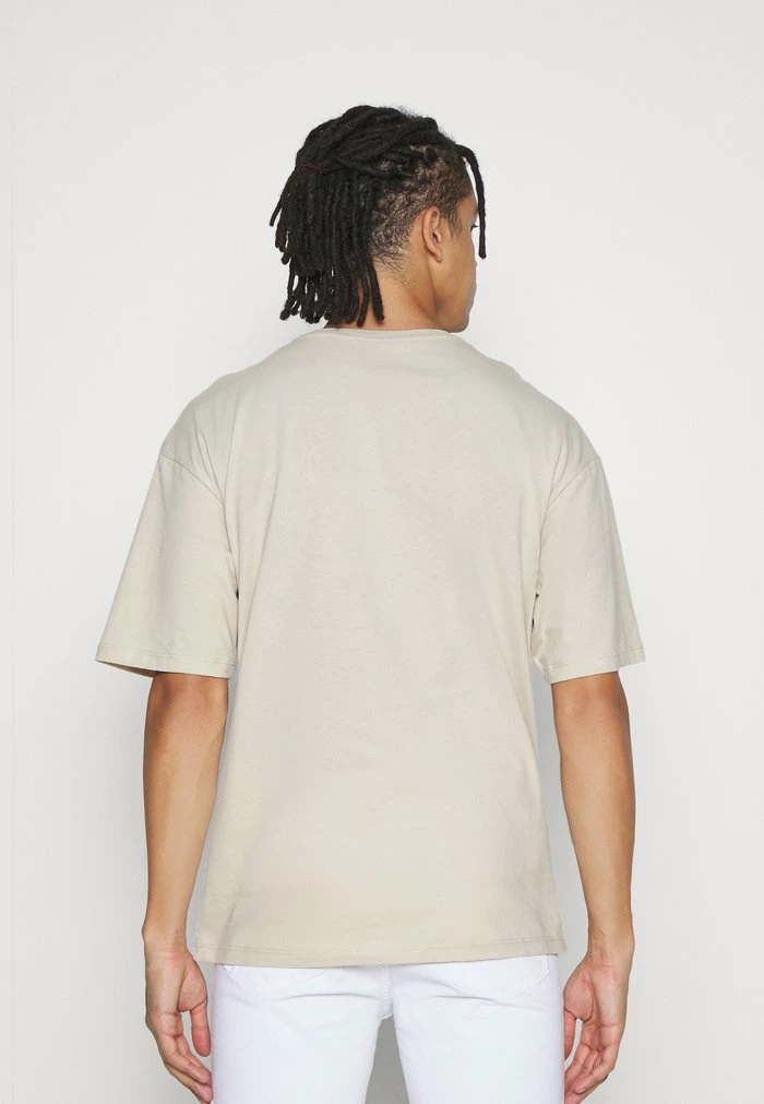 Jack & Jones JORDALLAS TEE CREW NECK UNISEX - Print T-shirt - Oatmeal 3 Jack & Jones JORDALLAS TEE CREW NECK UNISEX - Print T-shirt - Oatmeal - Image 3